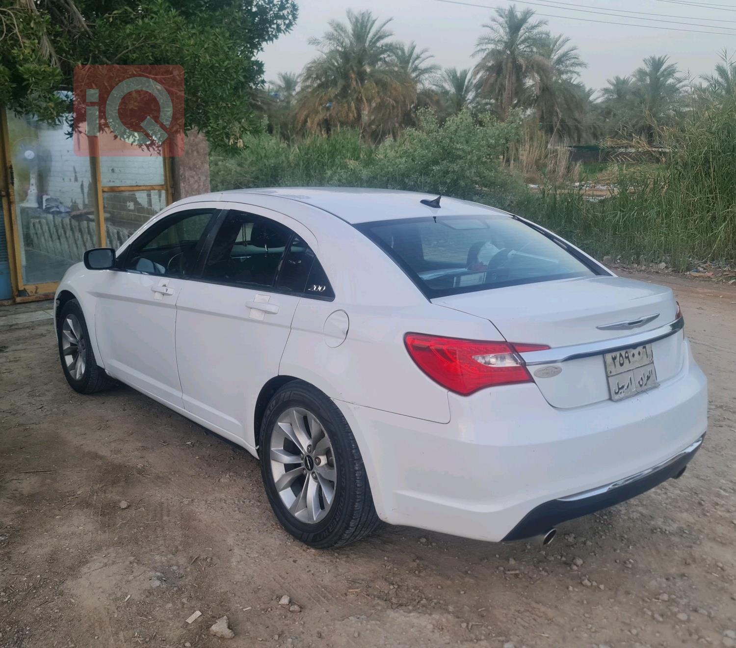 Chrysler 200